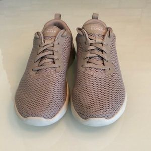 Sketchers GOWalk Joy Paradise Sneakers